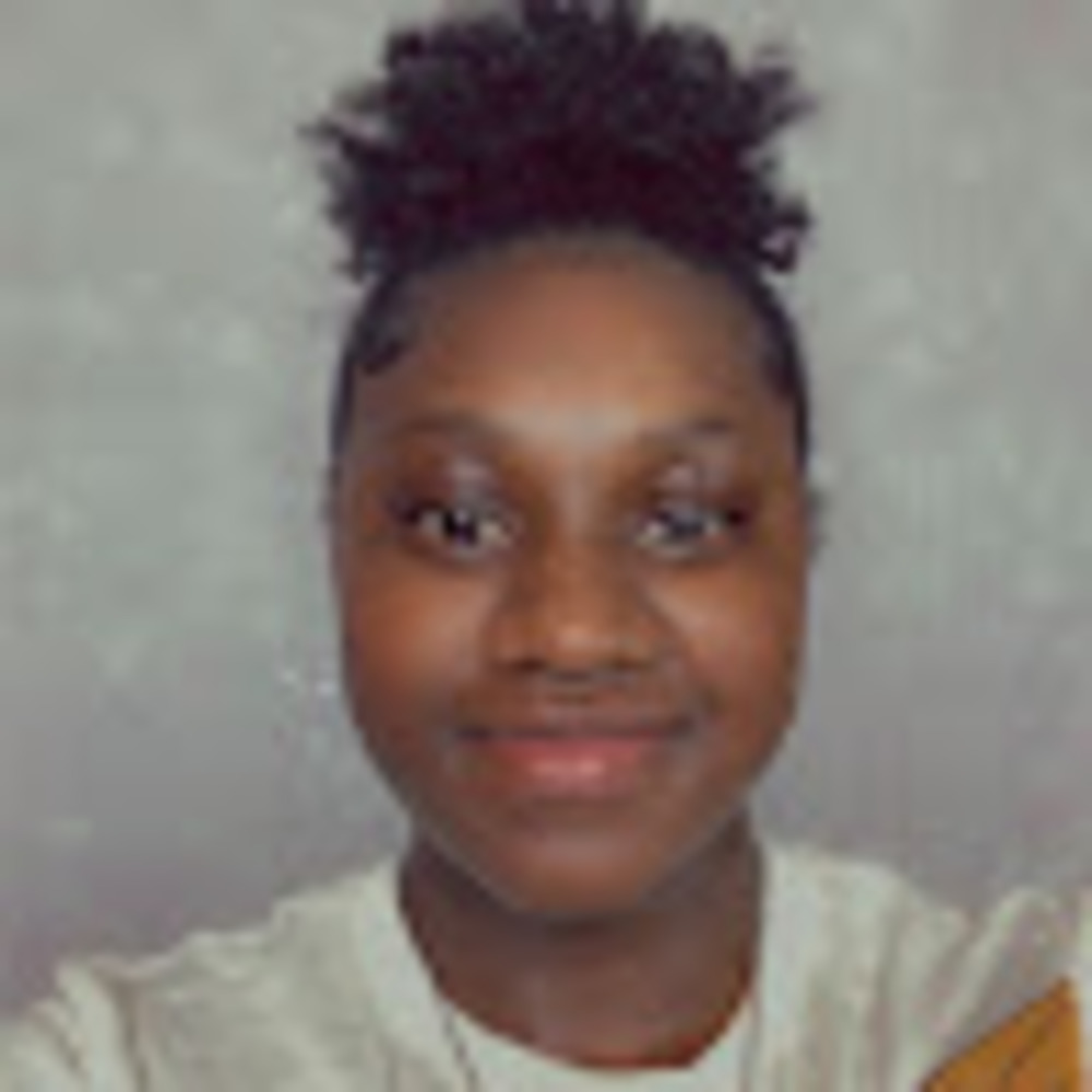 Meet your Posher, Tia